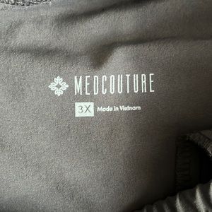 Medcoutre scrub bottoms in 3x.